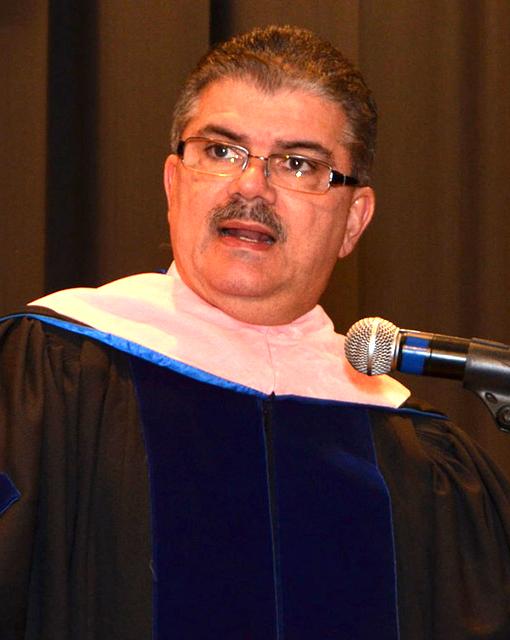 Dr. Tony Cunha