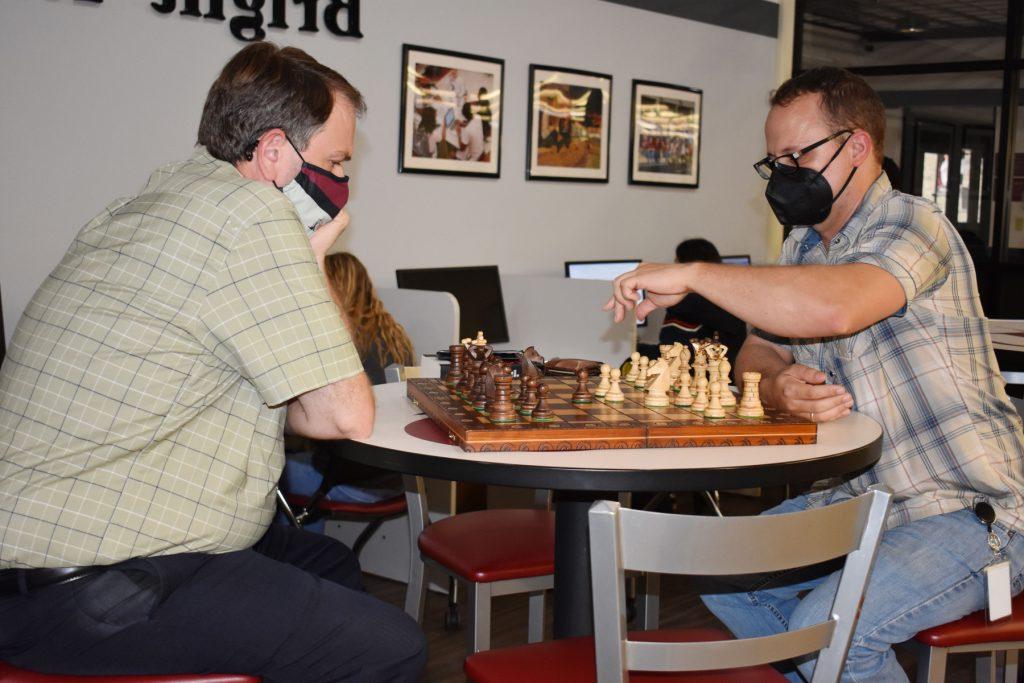 Campbellsville University professor starts chess club; public invited 1