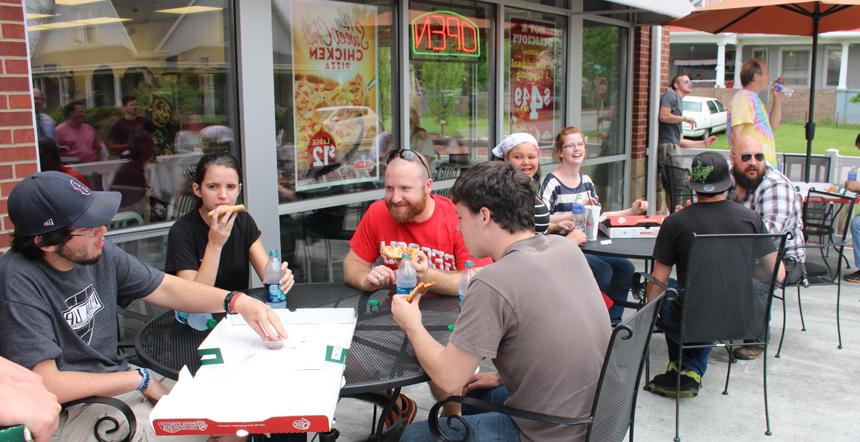 Several people participated in the pizza eating contest at Papa John's. (Campbellsville University Photo by Drew Tucker)