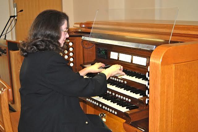 Nevalyn Moore to give first Noon Organ Series Recital of 2017-18 academic year Sept. 12 in Ransdell Chapel.